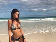 Silvia Caruso odbija otoczenie w bikini